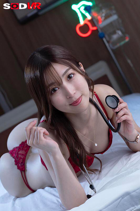 【VR】【8K】病院暮らしのボクを幼い頃から担当してくれている女医と筆おろし性交 初めての口淫、初めての挿入でドキドキ・バクバク病室セックス 今井栞菜 画像2
