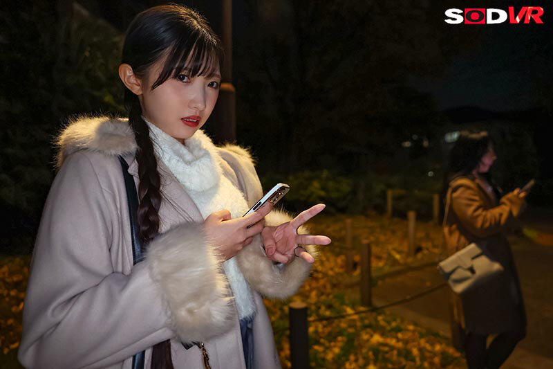 【VR】【8K】都内・大●●公園で立ちんぼしている奥さんに薬を盛ってキメセク撮影 散々中出ししまくった 画像4