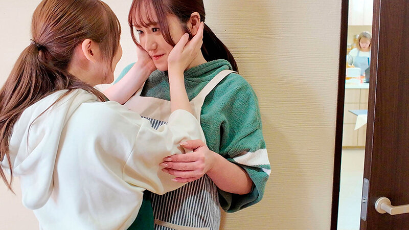 料理教室の先生に恋した私 優しい笑顔に惹かれて2人きりの時にキスしたら一気に距離が近づいて一緒にゴハン作ってお風呂に入って好きが溢れ続ける同棲レズタイム わか菜ほの 末広純 画像19