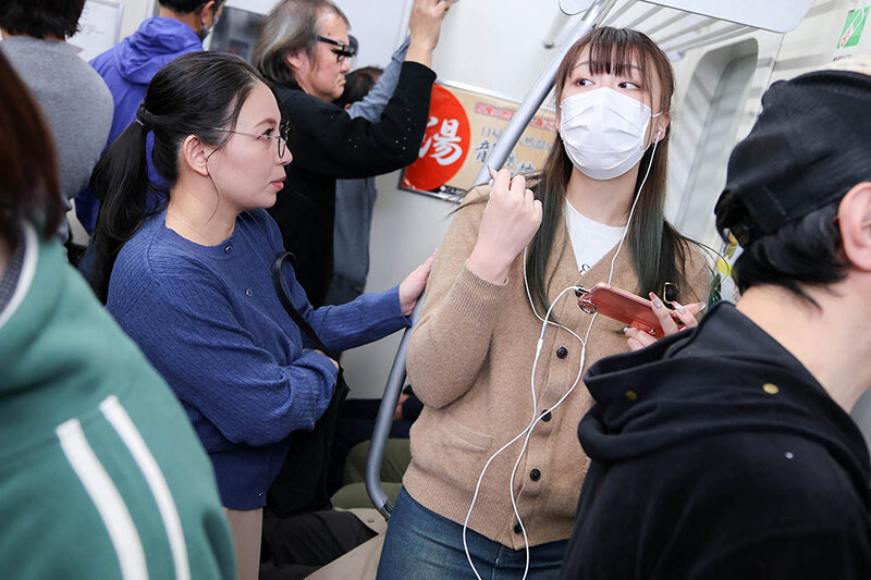 「えっ!おばさんの私が?!」我が子の前で触られ必死に抵抗するも愛液を垂れ流し絶頂が止まらない巨尻母VOL.4 画像13