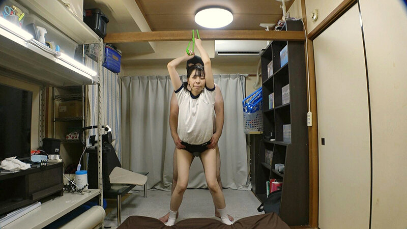 神田ゆい ムチムチ美尻 神ブルマ 美少女やぽっちゃり娘らにピチピチブルマ&体操着を着せ、ハミパン、ムレムレワレメを毛穴まで見えるほどの超ドアップ接写!さらに尻コキ、着衣お漏らし放尿やブルマぶっかけ等ブルマ好きに送る完全着衣フェチAV 画像9