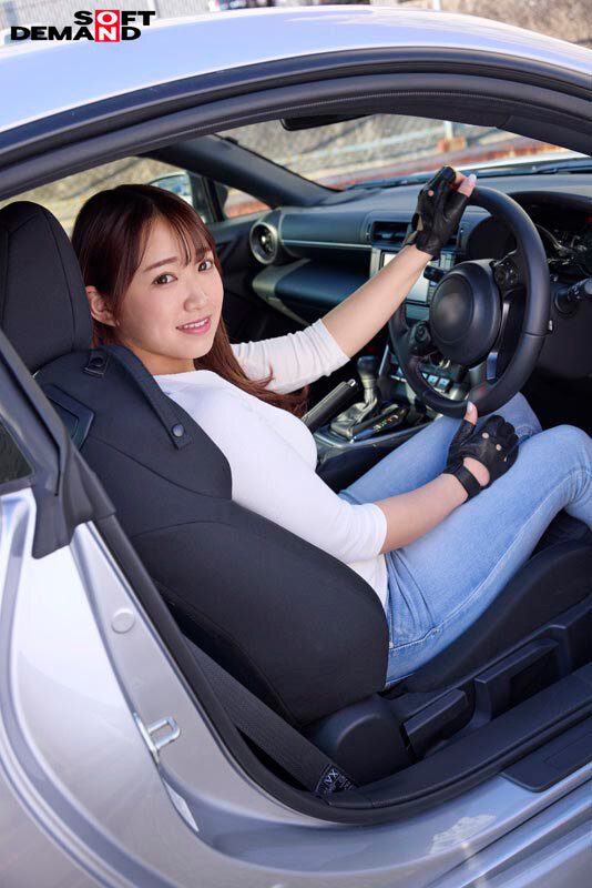 旦那より運転が上手いMTドライバー 結婚2年目にしてレスの欲求不満を男優に引き出され、恥じらいながらも性欲の詰まった肉感マシマシのデカ尻を解放する…南城リノ(28)AVデビュー 画像14