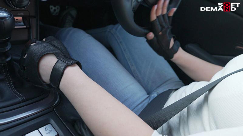 旦那より運転が上手いMTドライバー 結婚2年目にしてレスの欲求不満を男優に引き出され、恥じらいながらも性欲の詰まった肉感マシマシのデカ尻を解放する…南城リノ(28)AVデビュー 画像15