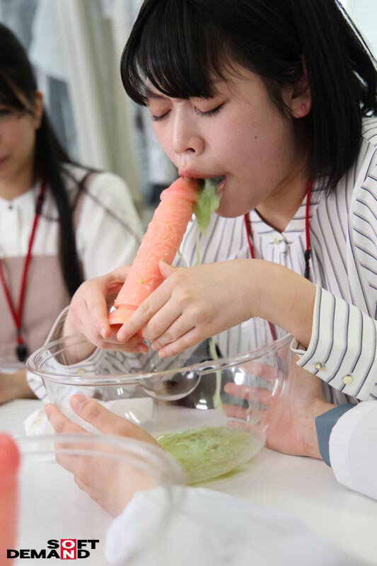 「イラマ汁はなぜ湧き出るのか?」SOD女子社員5名 イラマチオ刺激によるヌルネバどろり絶頂のど潮研究 SOD性科学ラボREPORT20 画像4