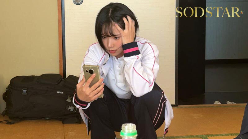 えwww修学旅行中、ボーイッシュな新人担任教師に憑依したったww 実は超敏感ムッツリ体質だった事が発覚www 俺(先生)のカラダを使って消灯後男子連中とエロいことしまくった大絶頂おふざけ記録。 柴崎はる 画像3
