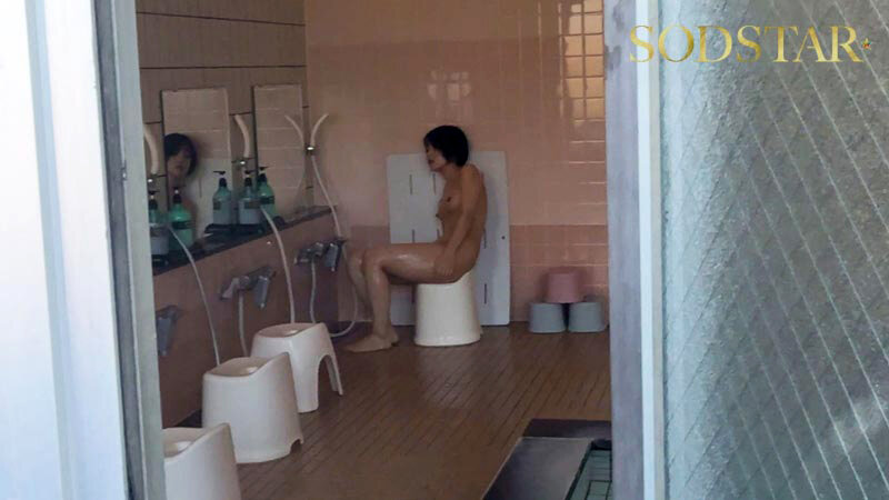 えwww修学旅行中、ボーイッシュな新人担任教師に憑依したったww 実は超敏感ムッツリ体質だった事が発覚www 俺(先生)のカラダを使って消灯後男子連中とエロいことしまくった大絶頂おふざけ記録。 柴崎はる 画像8