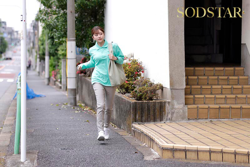 引きこもり訪問支援 ゴミ屋敷に放置された大量のシコティッシュに見かねて内緒でチンカス塗れのチンチンも笑顔で性サポートしてくれる優しいお手伝いさん 青空ひかり 画像2