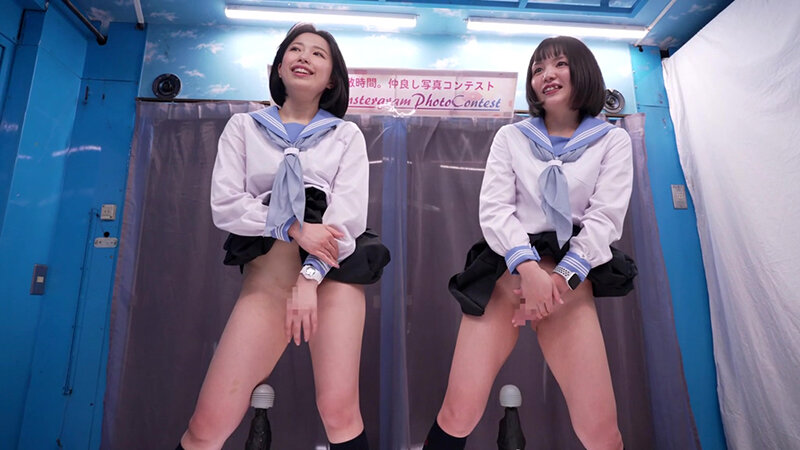 親友同士で潮吹き対決! 電マ2輪車☆友マン押付けバトル! ピンポイントクリ責めに耐えきれず潮!潮!大量噴出! 即ハメされて友達の前で羞恥中出しSEX!ビクビク大絶頂!撮って出しマジックミラー号~みく&なつき編~ 画像1