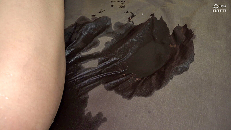 聖水痴女 男に小便を飲ませる事に興奮しちゃう性癖を拗らせたお姉さん 画像6