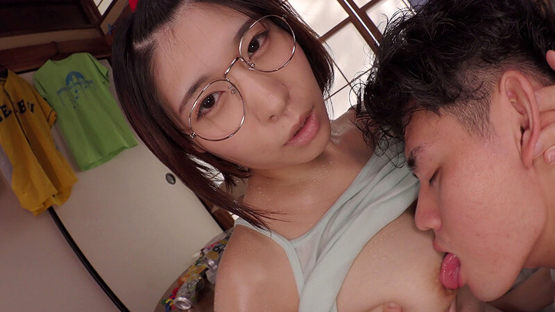 【姉ちゃんは僕をディルド扱い】親の再婚でできた義姉は喪女だらしないのにエロすぎた無防備巨乳な姉に杭打ち中出しされた僕… 白雪美月 画像4