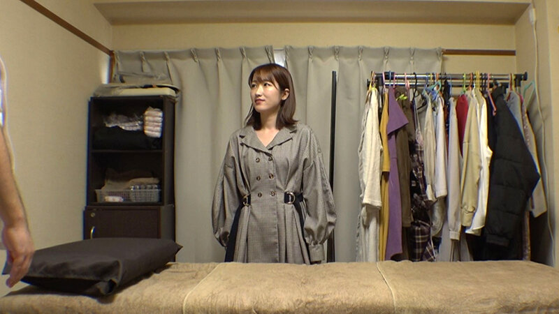 媚薬オイルマッサージ 痴●盗撮&中出し素人娘VOL.68 超強力媚薬を配合したマッサージオイルを施術中に知らずに塗りこまれたオンナは、身体の火照りに驚き、チ〇ポを欲しがる自分に戸惑い、垂れ出したマン汁に恥ずかしがりながらも生ハメ中出しまで欲してしまう! 画像1