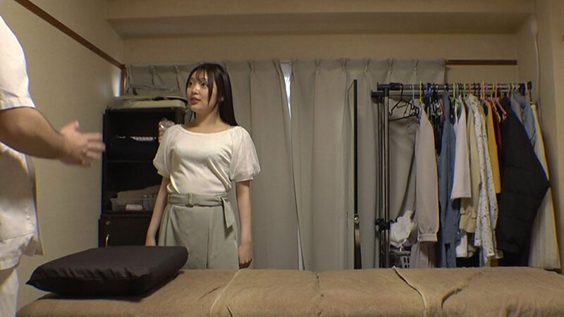 媚薬オイルマッサージ 痴●盗撮&中出し素人娘VOL.68 超強力媚薬を配合したマッサージオイルを施術中に知らずに塗りこまれたオンナは、身体の火照りに驚き、チ〇ポを欲しがる自分に戸惑い、垂れ出したマン汁に恥ずかしがりながらも生ハメ中出しまで欲してしまう! 画像6