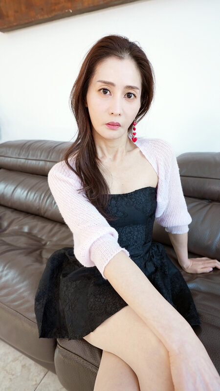 韓国熟女たち!熟練した足の指テクニック。マ〇コよりも足の方が慣れているというヤングミセス。あなたは彼女たちの足に何回出せますか? 画像1