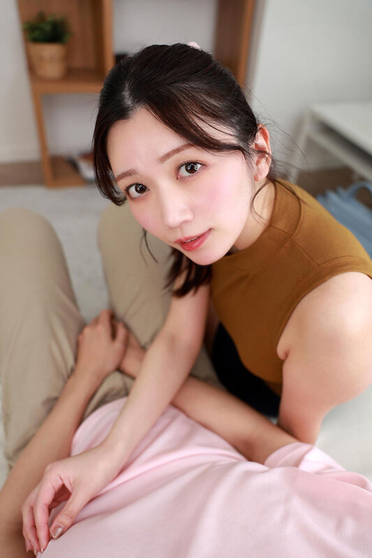 【VR】「セックスが下手くそ」と言われた兄嫁がボクで練習させて欲しいと乳首をこねくり誘惑してきた 戸川なみ 画像2