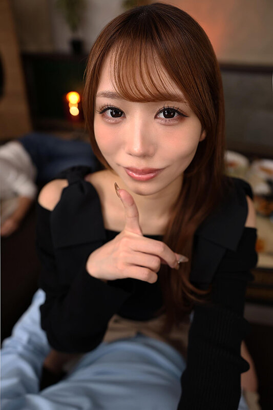 【VR】結婚を控えたボク達をお祝いしてくれると言う彼女の妹から、常に彼女が近くにいる状態で迫られて…。こっそりと、ねっとりと彼女との圧倒的なスペックの違いを見せつけられながら成すすべなく言いなり浮気射精したボク。 尾崎えりか 画像5