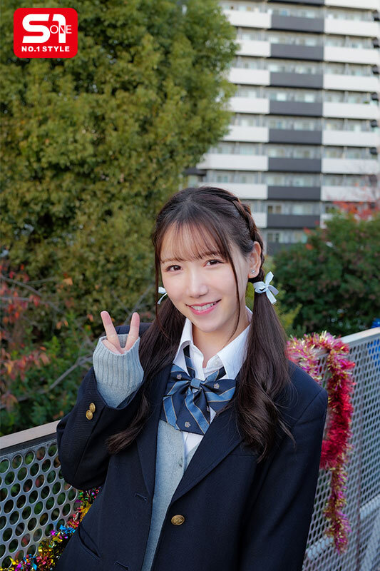 【VR】「文化祭、2人で抜け出さない?」学園のマドンナ三田さんに手を握られて…制服脱いだら艶っぽい大人スレンダーボディで瞬殺 あまりにも抜け駆けSEXが最高すぎたラブホ後夜祭 三田真鈴 画像2