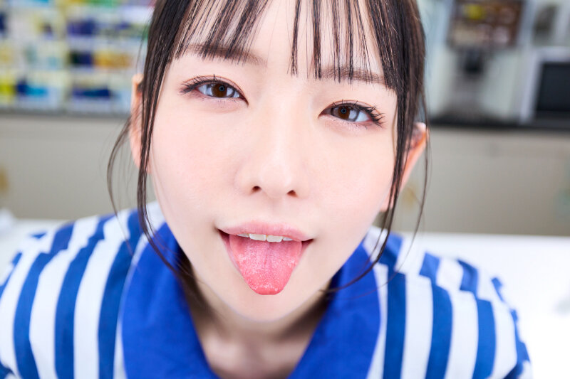 【VR】【8K】10年来の仲が良い地元のハメ友とコンビニバイトの休憩中にラブホ代わりに身勝手ヌキヌキタイム猿のように汗だくでSEXした側道沿いの真夏の田舎コンビニ。 西元めいさ 画像10