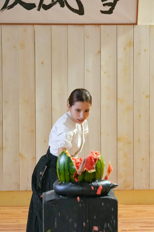 薙刀術三段全日本3位!素人麗しママが息子の私立小学校の為にAVデビュー!その強さに惨敗し、キレた野獣三兄弟が中出し3発×顔射3発の無残レ●プ! 橘奏海 画像18