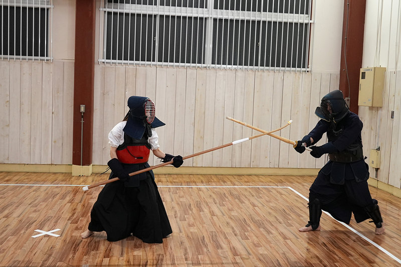 薙刀術三段全日本3位!素人麗しママが息子の私立小学校の為にAVデビュー!その強さに惨敗し、キレた野獣三兄弟が中出し3発×顔射3発の無残レ●プ! 橘奏海 画像19