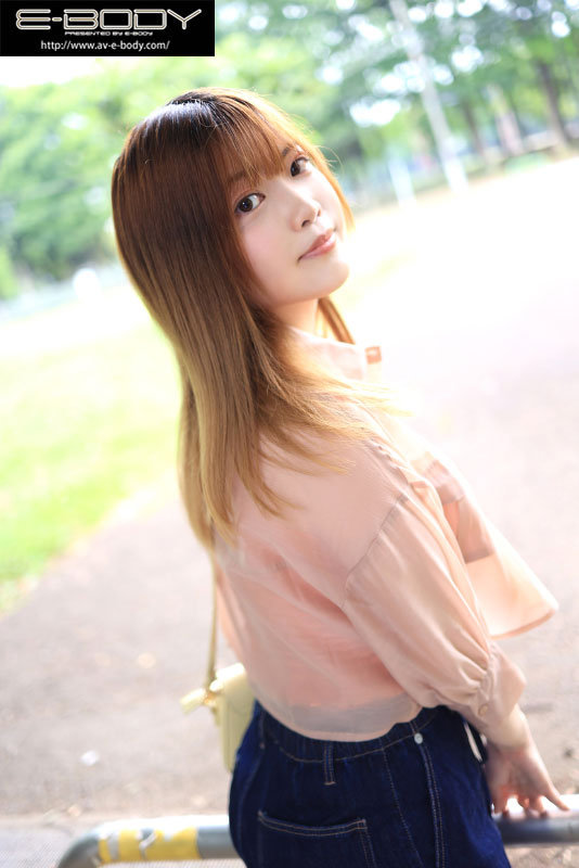 上京したての超優しいちょいギャルちゃんが脱いだらHカップ! AVデビュー 新山ちなつ 画像1