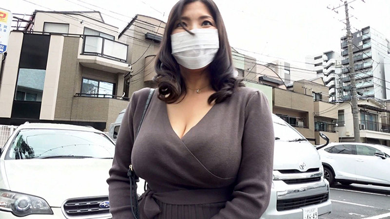 「旦那は私の事女として見てくれない。」まだまだ女として生きたいと願いAV出演する爆乳奥様 千明さん 48歳 画像1