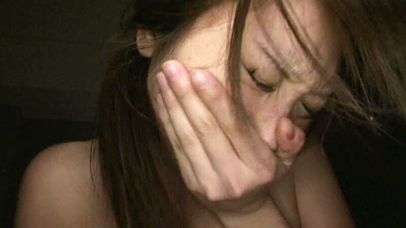 寝起きドッキリ! 隣にマネージャーが寝ているのに…声ガマンファック 画像9