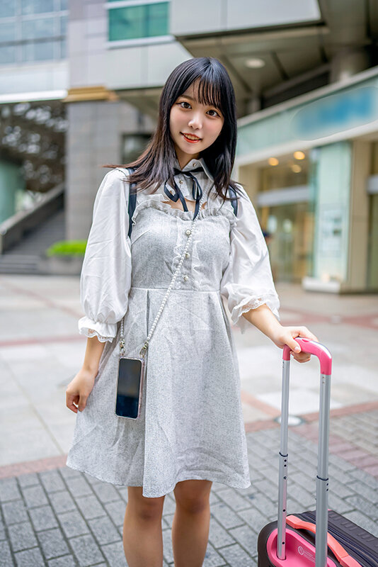 素人女子大生【限定】かすみちゃん20歳 以前マッチングしたアニメ好き女子大生とコスプレイベント終わりに会ってホテルでさっきまで着てたコスプレを着せて中出しSEX!! 画像1