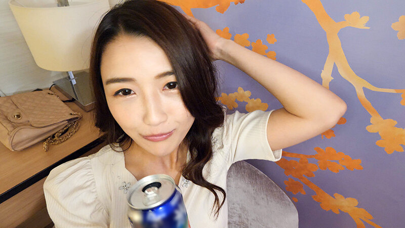 【スレンダー肉弾神尻】お花屋さんで働くかわいい系奥さま26歳 初めての浮気でガチ酔い剛毛まんこびっちゃびちゃ潮吹きまくり連続中出し 画像1