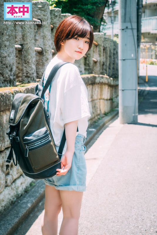 私、AVに出たらどうなっちゃうんだろう? 新人 18歳 初体験は中学3年生 経験人数1人 恋をしてない3年間あの頃好きだった先生のチ●ポが忘れられずに…中出しAV Debut 姫野らん 画像1