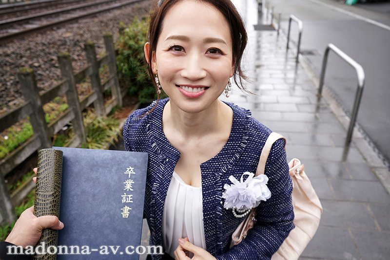 【VR】マドンナ人気シリーズをVRで再現!! 卒業式の後に…大人になった君へ義母からの贈り物-。 水戸かな 画像2