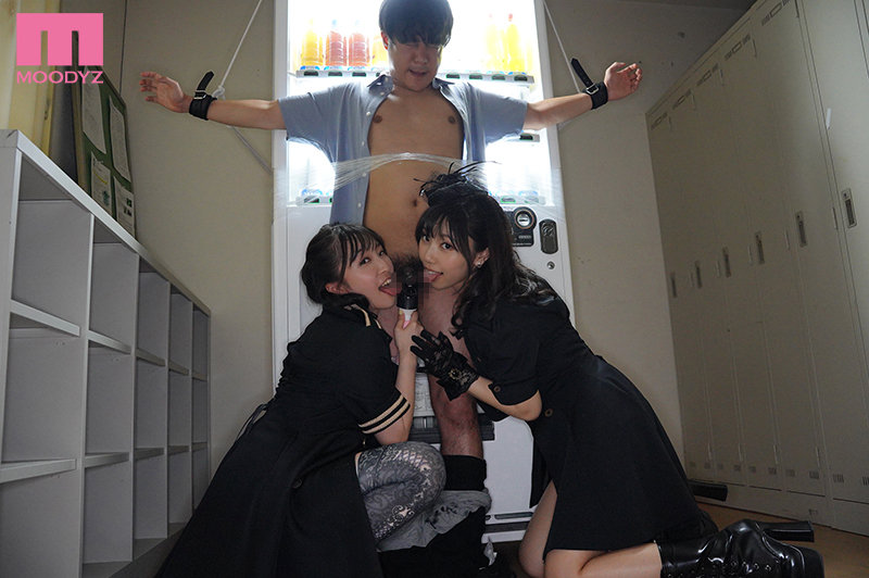 いきなり街角拘束乳首トランスBDSM キミが身動きできないように拘束して乳首弄り倒してアゲル さつき芽衣 月野かすみ 画像5