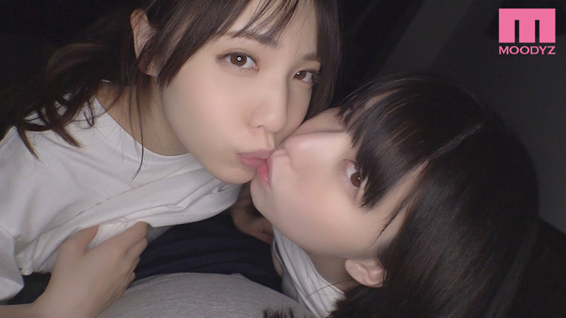 女子会してるお宅にM男くんが突撃参加! お泊り女子会で夕方から朝がくるまで一日中犯●れて小悪魔中出しされる! 白桃はな 花狩まい 画像6