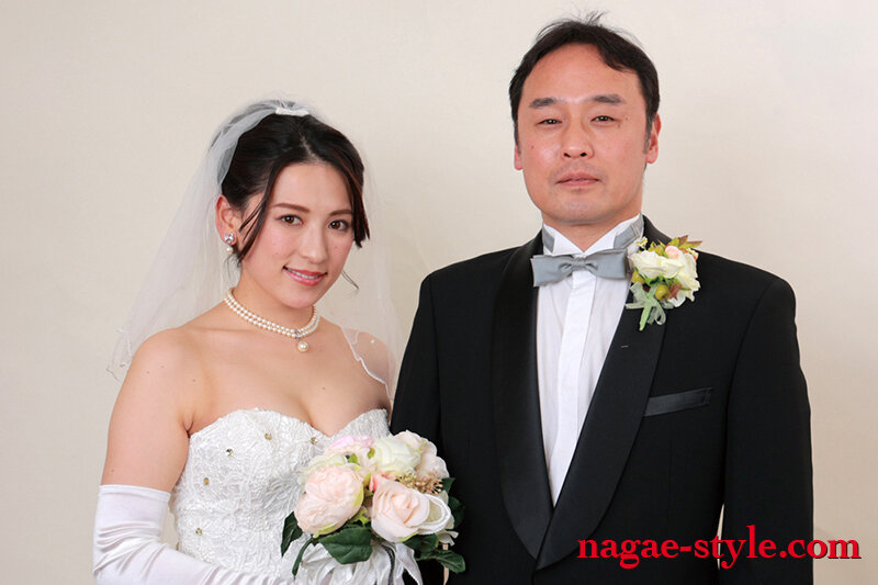 借金夫婦‥ 妻がダッチワイフにされました。3 ~朝から晩まで男たちに輪●された妻~ 紗々原ゆり 画像1